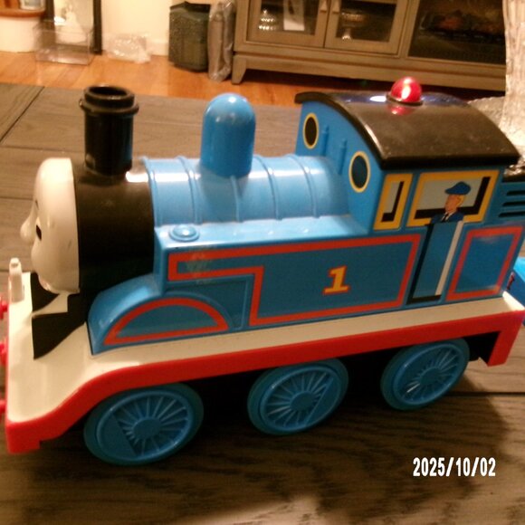 Thomas & Friends TOY LOT Busy Books W/ Figures, '92 LARGE TRAIN, PUZZLES - Picture 9 of 10